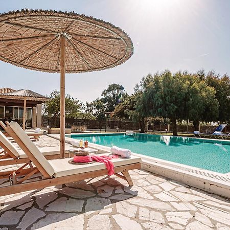 Skidi Beach House Agios Matthaios  Exterior photo