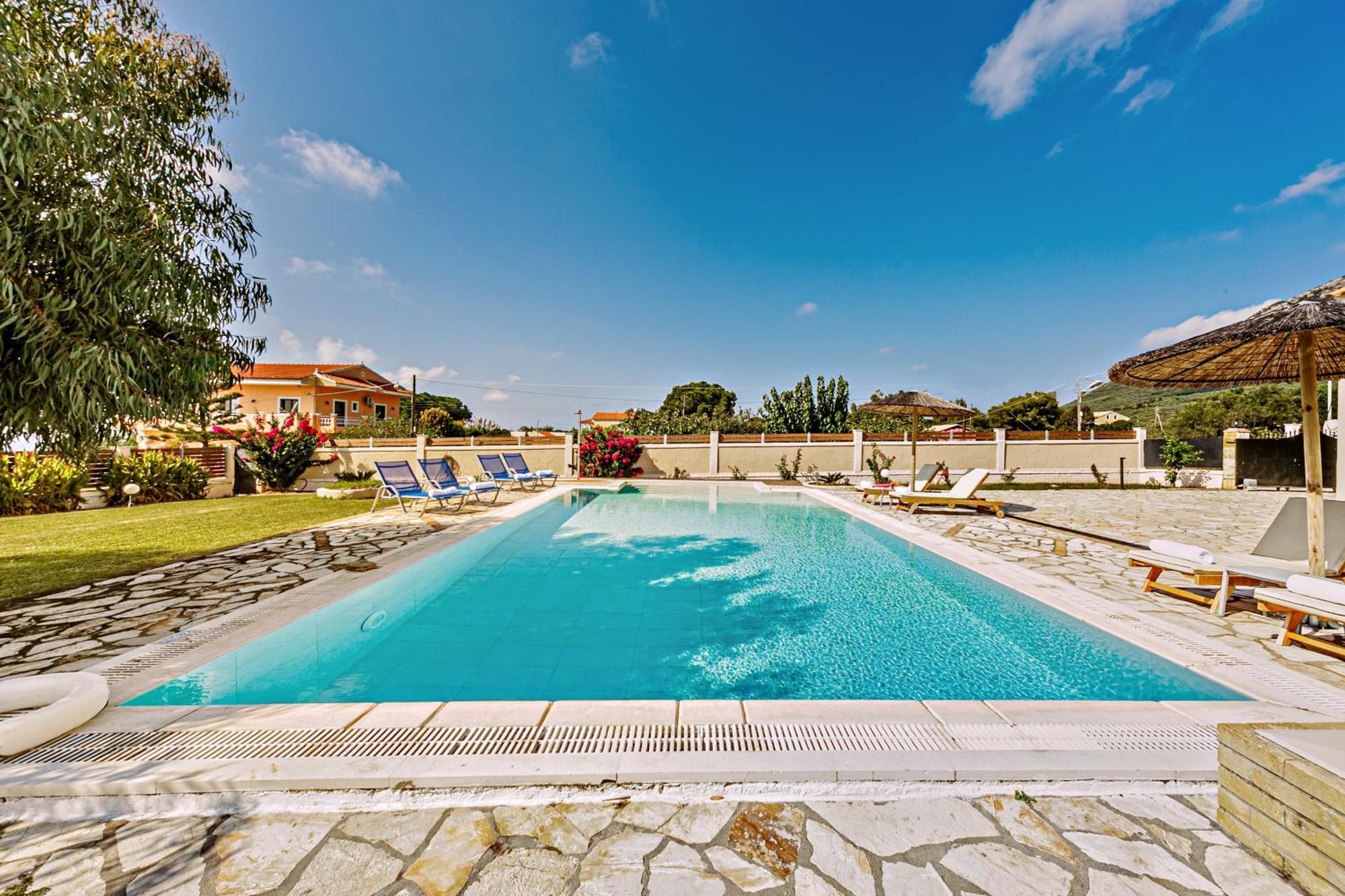 Skidi Beach House Agios Matthaios  Exterior photo